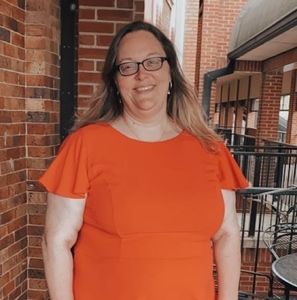 Meet your Posher, Lois